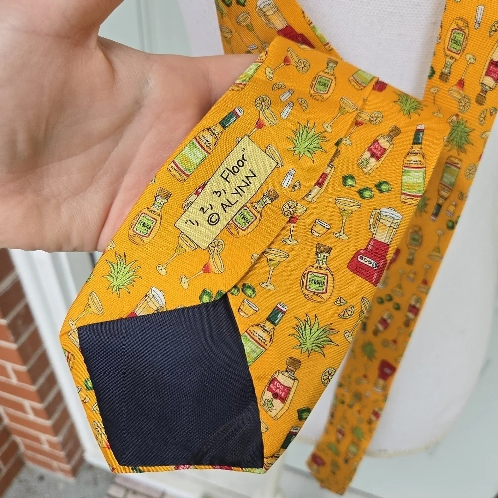 Alynn Tequila Print Tie